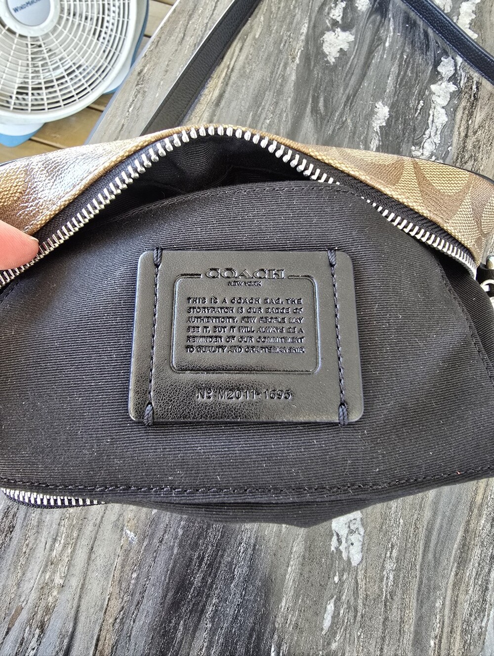 Coach EUC Signature Coated Canvas & Leather Crossbody No.1695 Tan/Brown 9.25x6 - Picture 6 of 12